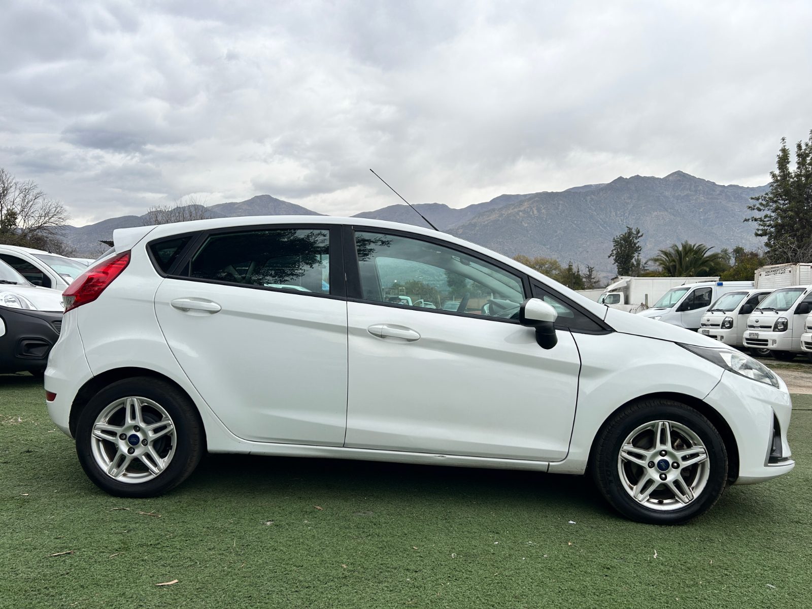 FORD FIESTA HB 2018 3