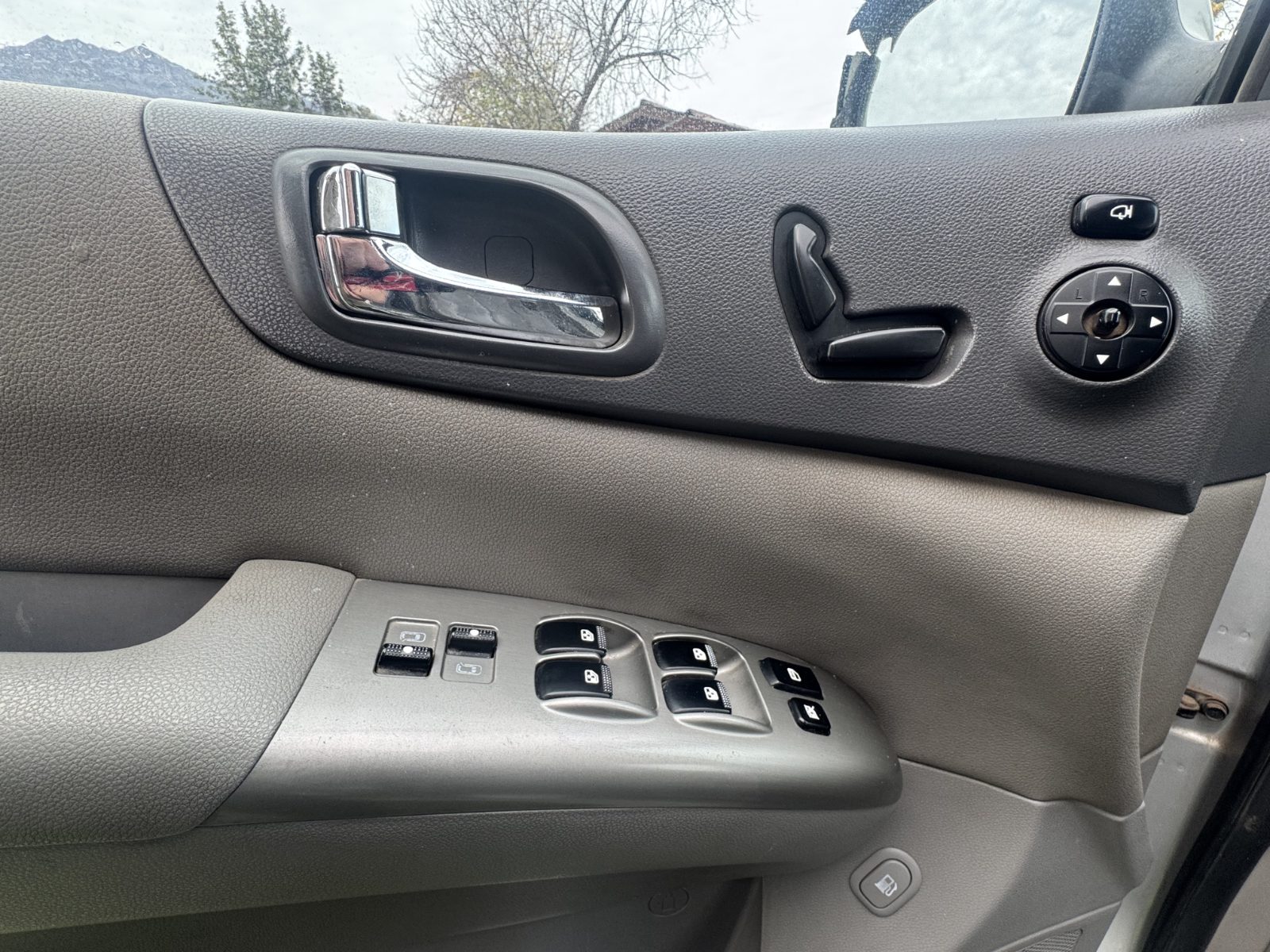KIA GRAND CARNIVAL 2.9 2011 10